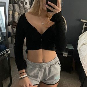 Black long sleeve crop top